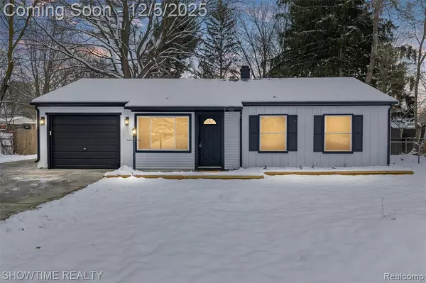 3909 Queensbury Road, Lake Orion, MI