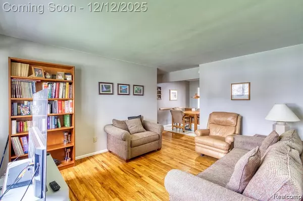 Warren, MI 48089,13194 Burgundy Avenue