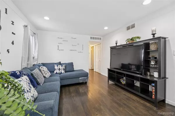 Dearborn Heights, MI 48125,3941 Huron Street