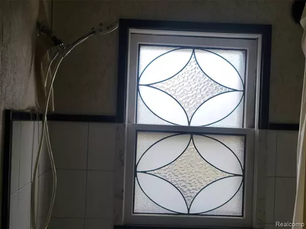 Detroit, MI 48221,20047 Monte Vista Street