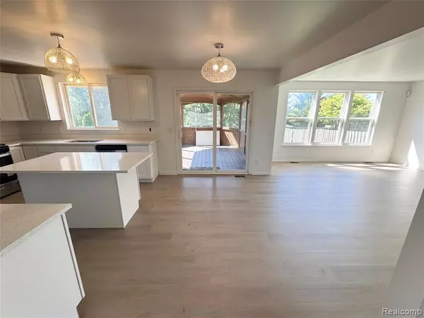 Ypsilanti, MI 48197,7586 KENSINGTON Drive