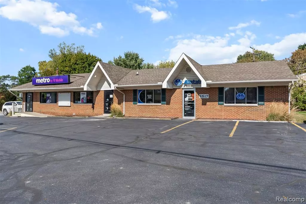 Howell, MI 48843,2473 E Grand River Avenue