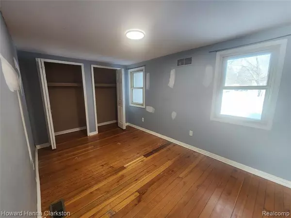 Waterford, MI 48327,5748 Graves Street