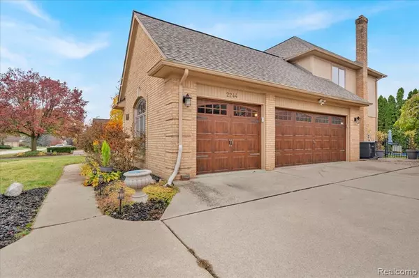 Shelby Twp, MI 48316,2244 Regency Hills Drive