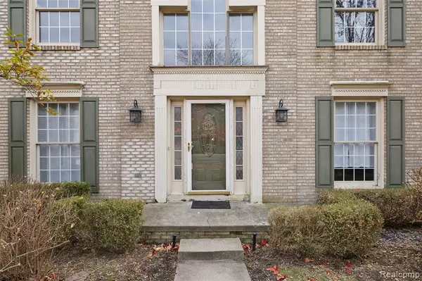 West Bloomfield, MI 48324,5699 Applegrove Drive