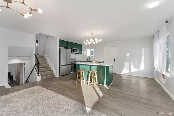 Royal Oak, MI 48067,213 N Gainsborough Avenue