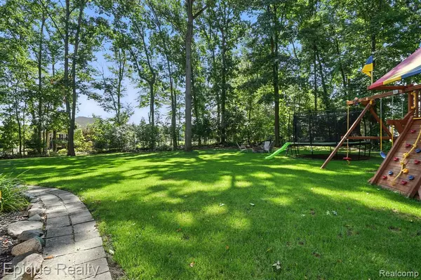 Goodrich Vlg, MI,9446 Fair Oaks Drive