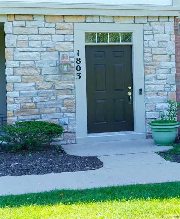 Canton, MI 48188,1803 Pinecroft Drive