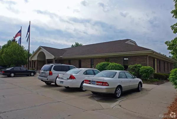 4141 W Walton Boulevard, Waterford, MI