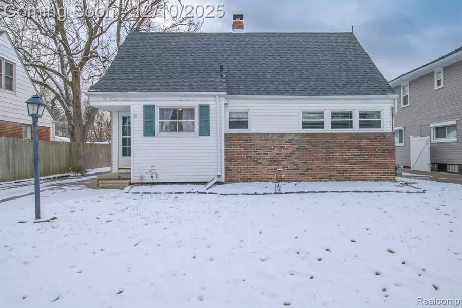 20000 Lancaster Street, Harper Woods, MI 48225