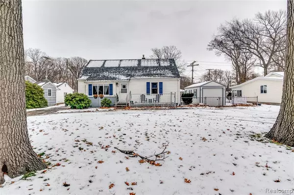 3444 Riverside Drive, Port Huron, MI 48060