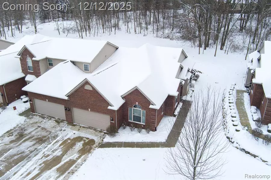 9573 Kingsway Circle, Clarkston, MI 48348