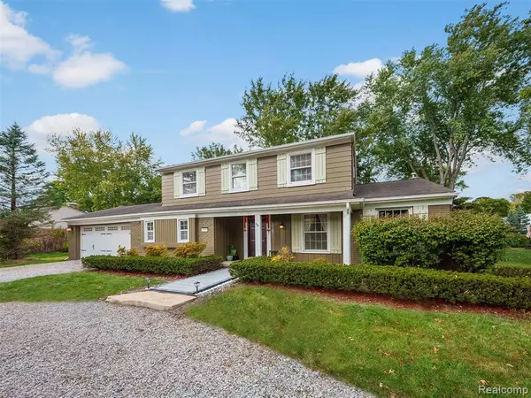 19938 S Waltham Road, Beverly Hills, MI 48025