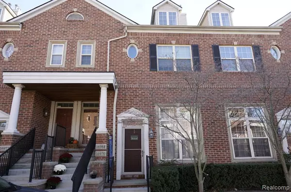 16984 Farmington Road, Livonia, MI 48154