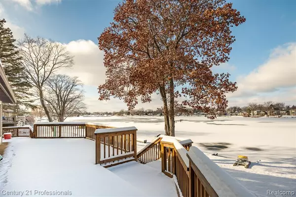 Fenton, MI 48430,13504 S Horrell Road