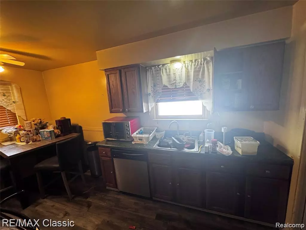 Redford, MI 48240,19930 Gaylord