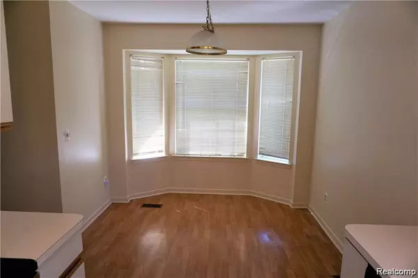 Novi, MI,31056 EAGLE Drive