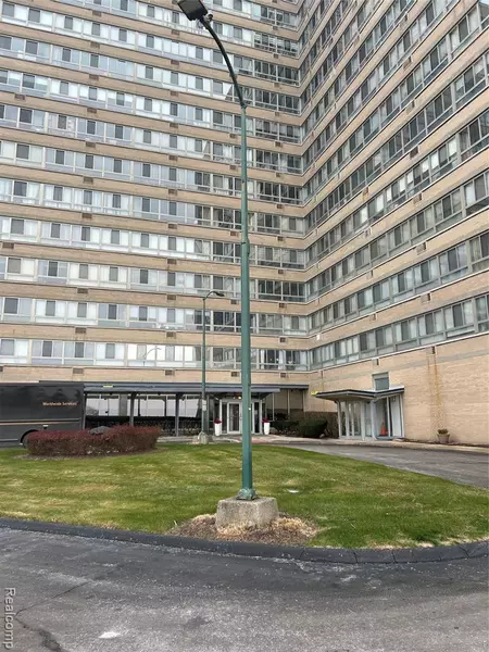 8900 E Jefferson Avenue, Detroit, MI 48214