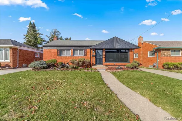27704 Maplewood Street, Garden City, MI