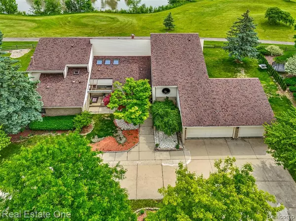 Riverview, MI 48193,18191 Country Club Circle