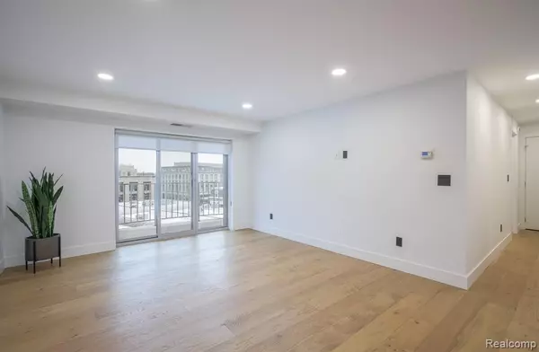 Birmingham, MI 48009,411 S Old Woodward Avenue