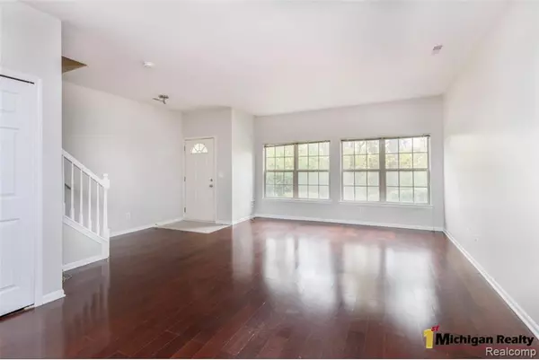 Livonia, MI 48150,11764 FARMINGTON Road