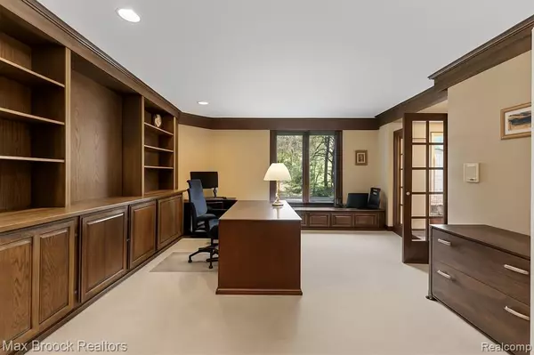 Bloomfield Hills, MI 48302,363 Sycamore Court