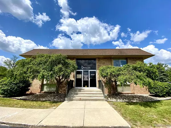 2290 E HILL Road, Grand Blanc, MI 48439