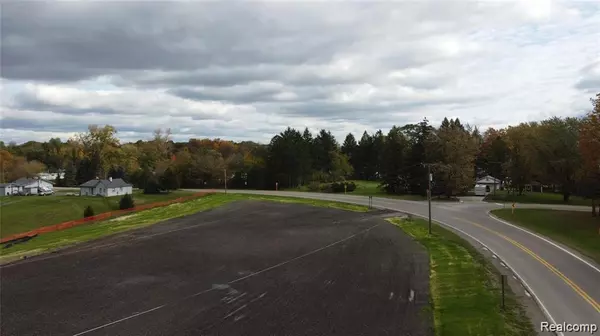 South Lyon, MI 48178,VL Silver Lake Road