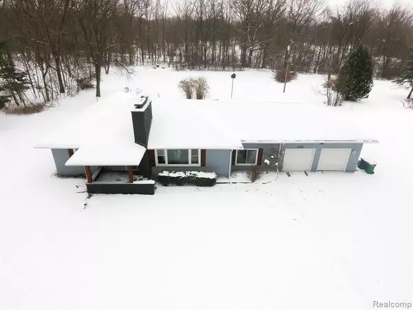 2172 Ostrum Drive, Waterford, MI 48328
