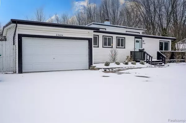 Macomb, MI 48042,23424 Urban Street