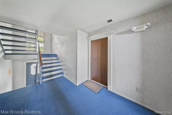 Saint Clair Shores, MI 48080,315 Riviera Drive