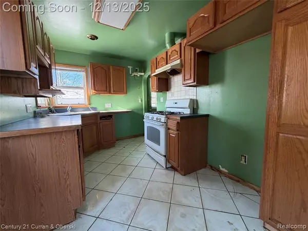 Redford, MI 48239,11761 Hazelton