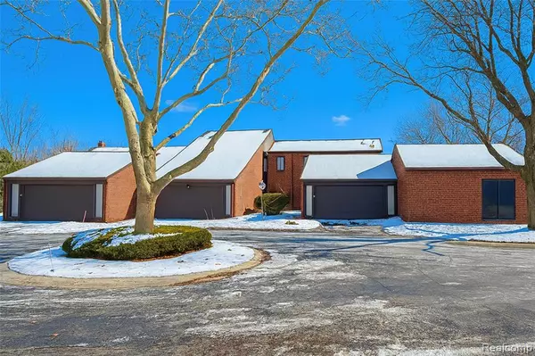 Dearborn, MI 48120,3082 Lindenwood Drive