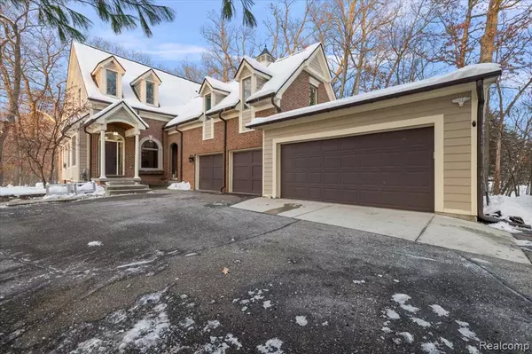 Walled Lake, MI 48390,3412 Timberlake Drive