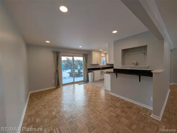 Ann Arbor, MI 48108,3495 Charing Cross Road