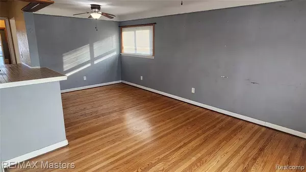 Trenton, MI 48183,2755 Longmeadow Drive