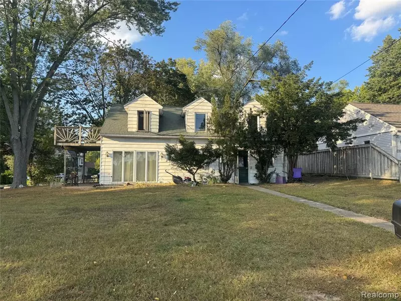 1071 Pelham Boulevard, Waterford, MI 48328