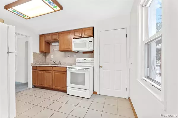 Dearborn, MI 48128,23621 Lawrence Avenue