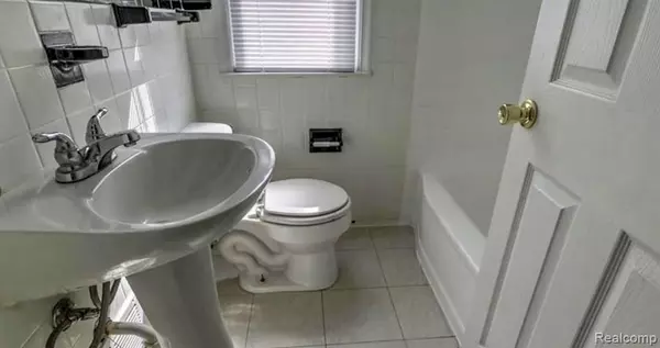 Detroit, MI 48235,18988 Prest Street