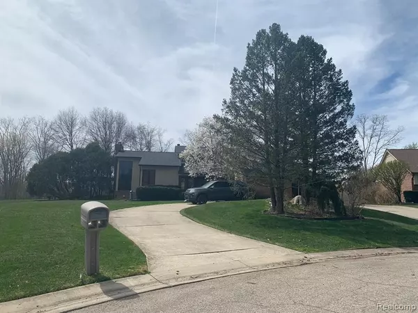 West Bloomfield, MI 48323,3266 MONTMARTE Circle