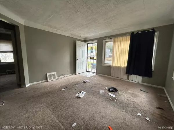 Detroit, MI 48223,15867 Lahser