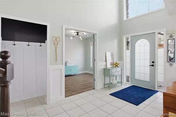 Macomb, MI 48044,21478 Sabrina Drive