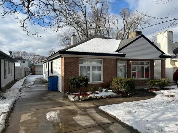 Dearborn Heights, MI 48127,7411 N Vernon Street