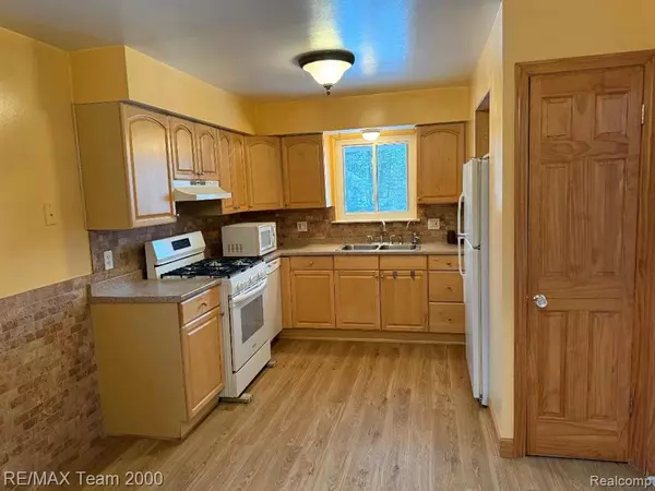 Dearborn Heights, MI 48127,24941 Rouge River Drive