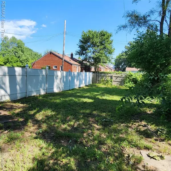 Detroit, MI 48219,20834 Pembroke Avenue