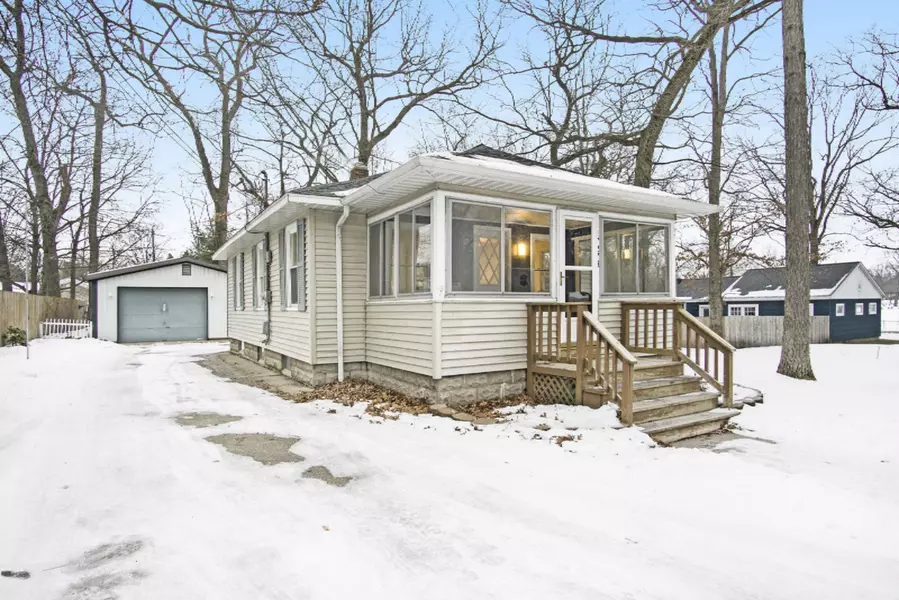 17278 Oak Street, Spring Lake, MI 49456