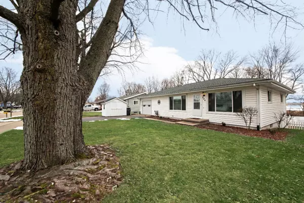 Coloma, MI 49038,244 Apple Street