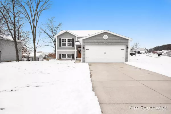 1627 Hamlet SE Drive, Lowell, MI 49331