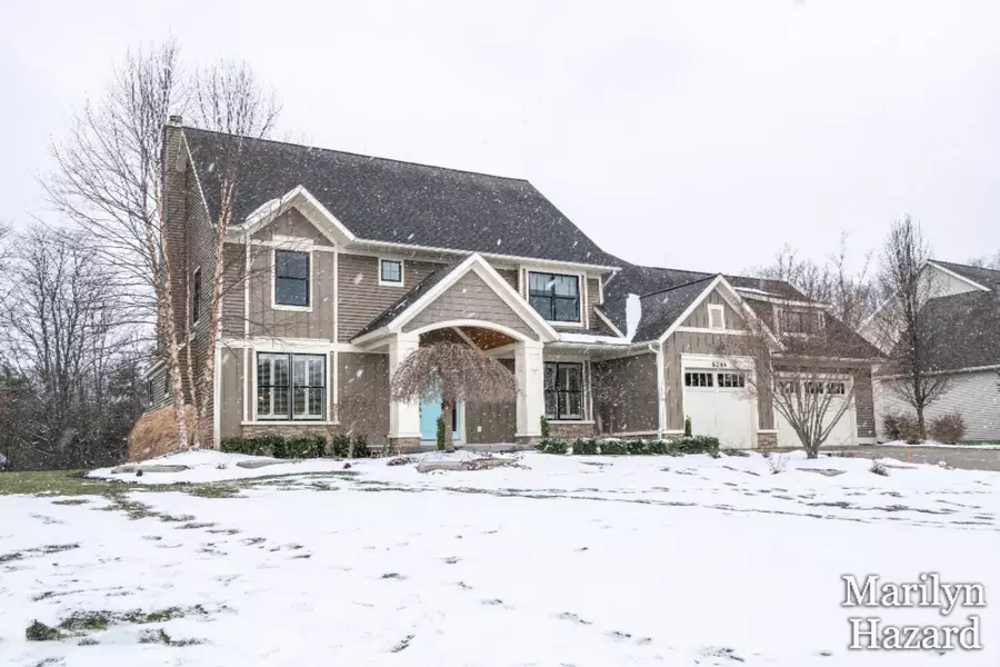 6244 Cascade Pointe SE Drive, Grand Rapids, MI 49546